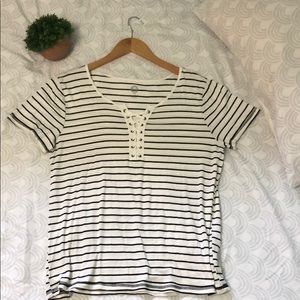 SO | Relaxed Stripes Lace-Up Tee
